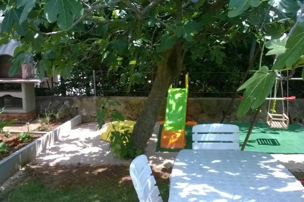 Lovely Studios Stefi Krk Town Apartment